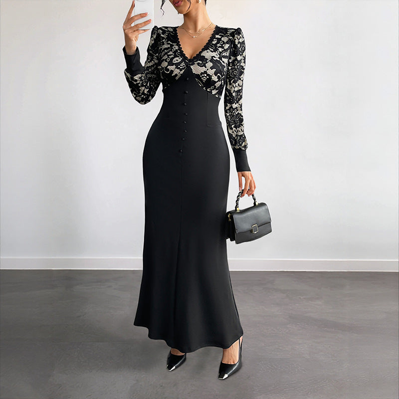 Damen Figurbetontes Maxikleid mit Spitzenoberteil, V‑Ausschnitt und Zierknopfleiste Echoarchiv