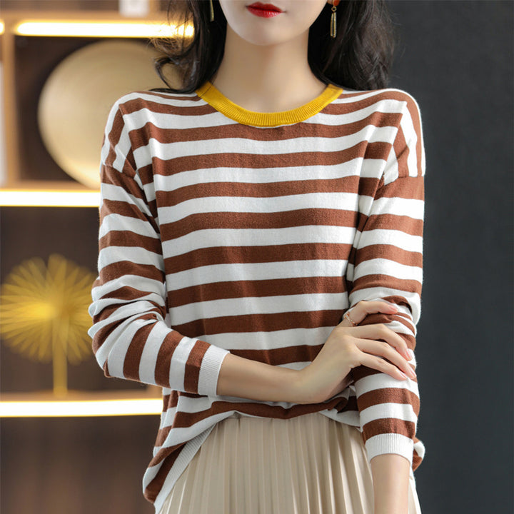 Damen Maritim-inspiriertes gestreiftes Feinstrick-Shirt mit weitem Boot-Ausschnitt und Kontrastkante Echoarchiv