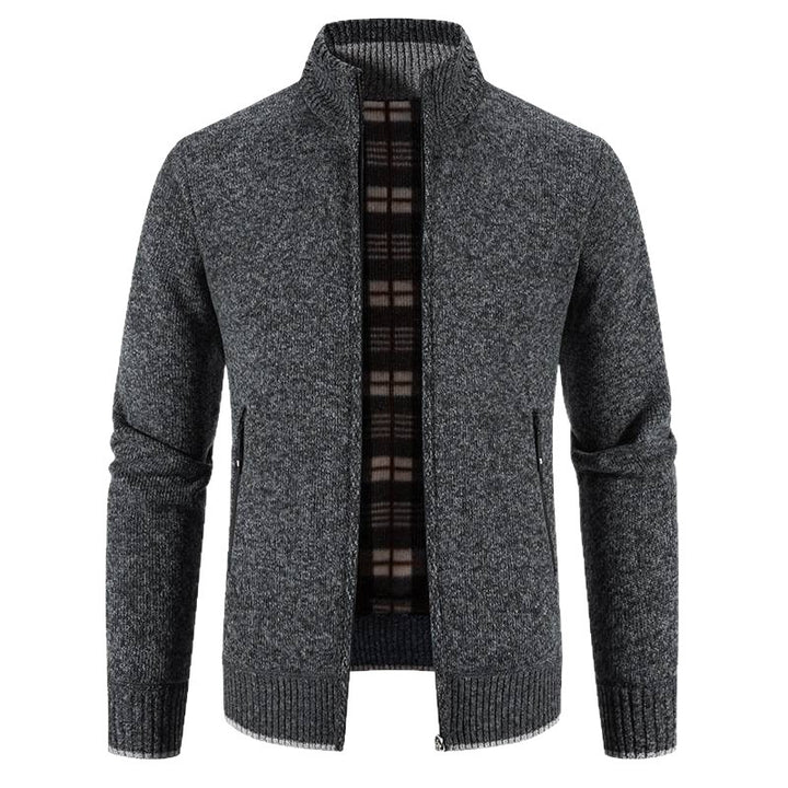 Herren Strickjacke mit hohem Kragen und praktischen Reißverschlusstaschen Echoarchiv