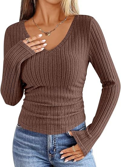 Damen Geripptes tailliertes Langarm-Feinstrickshirt mit V‑Ausschnitt und Ärmelschlitz Echo Archiv