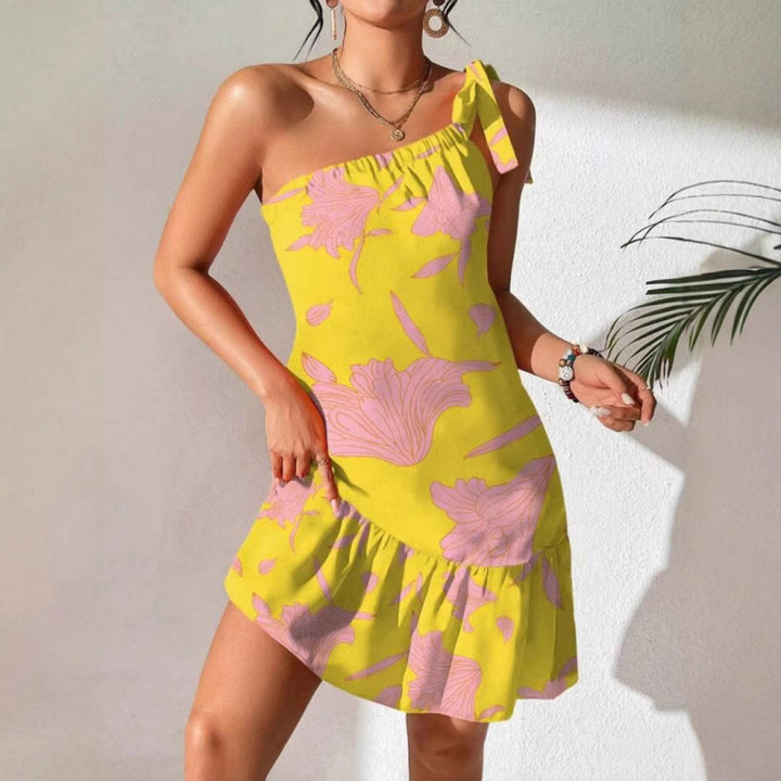 Damen Sommerliches Minikleid mit verspieltem Volant und asymmetrischem Saum Echo Archiv
