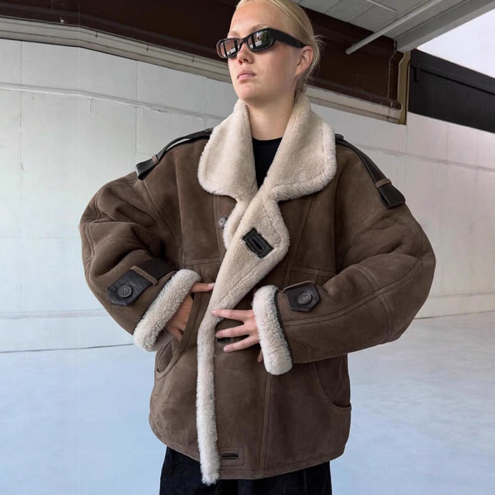 Damen Oversize Shearling‑Imitat Fliegerjacke mit kontrastierenden Besätzen & Schnallen-Details Echoarchiv