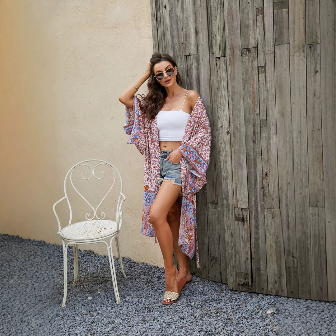 Damen Kurzer Boho-Kimono-Morgenmantel mit Bindegürtel und breiten Kimonoärmeln Echoarchiv