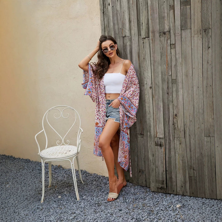 Damen Kurzer Boho-Kimono-Morgenmantel mit Bindegürtel und breiten Kimonoärmeln Echoarchiv