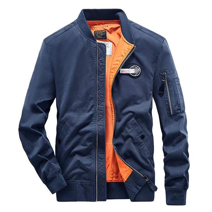 Herren Bomberjacke im Fliegerstil mit kontrastierendem Innenfutter und Ärmeltasche Echo Archiv