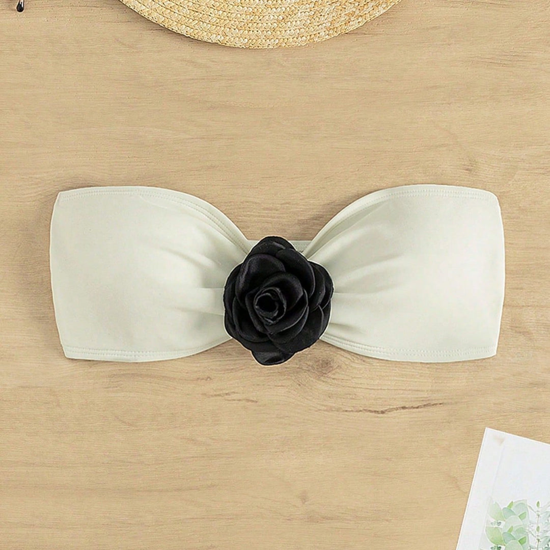 Damen Bandeau-Bikinioberteil mit dekorativer Blumenapplikation Echo Archiv