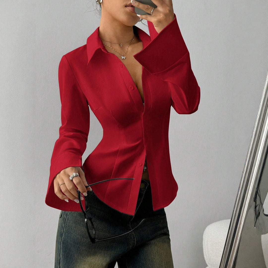 Damen Taillierte Satin-Bluse mit formenden Teilungsnähten und weiten Manschetten Echoarchiv