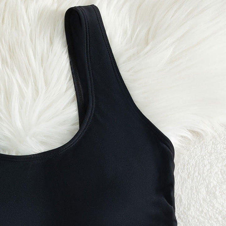 Damen Einteiliger Badeanzug mit raffiniertem Cut-Out und Schnürdetail Echo Archiv