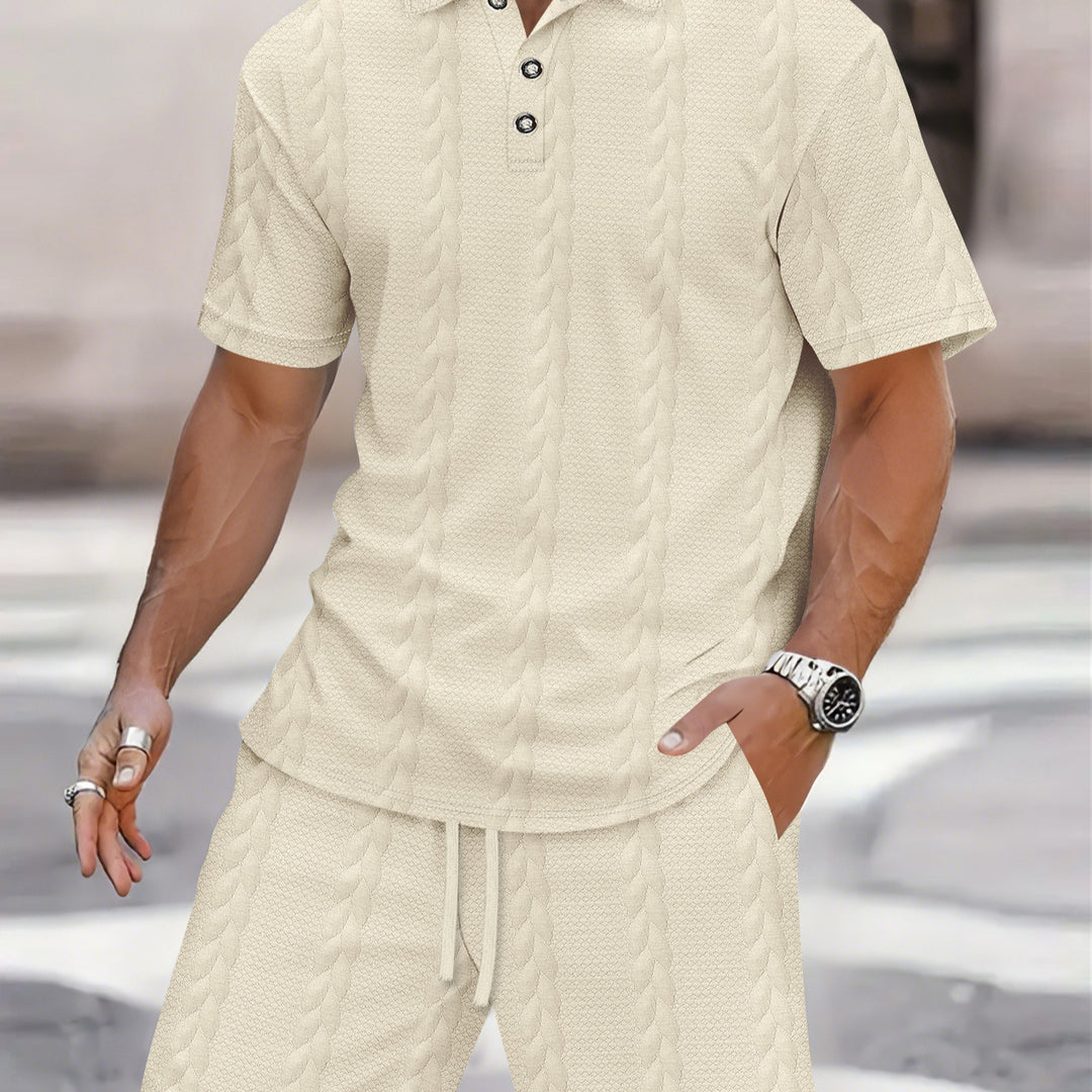 Herren Polohemd mit strukturiertem Muster und passender Shorts Echoarchiv