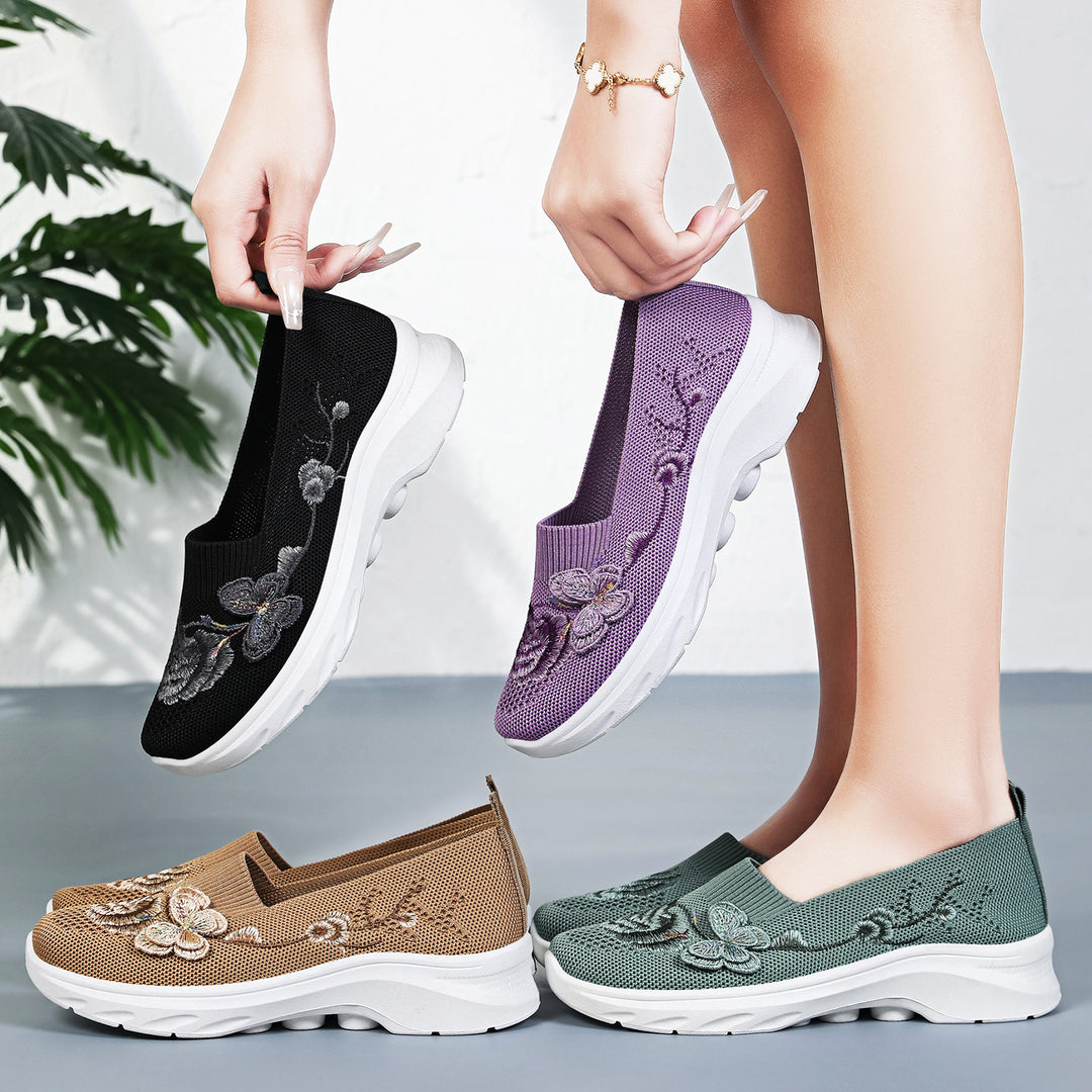 Damen nan gestrickte Slip-On Slipper mit Schmetterlings-Stickapplikation und dämpfender EVA-Plateausohle Echo Archiv