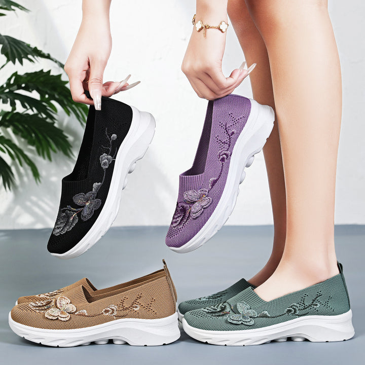 Damen nan gestrickte Slip-On Slipper mit Schmetterlings-Stickapplikation und dämpfender EVA-Plateausohle Echo Archiv