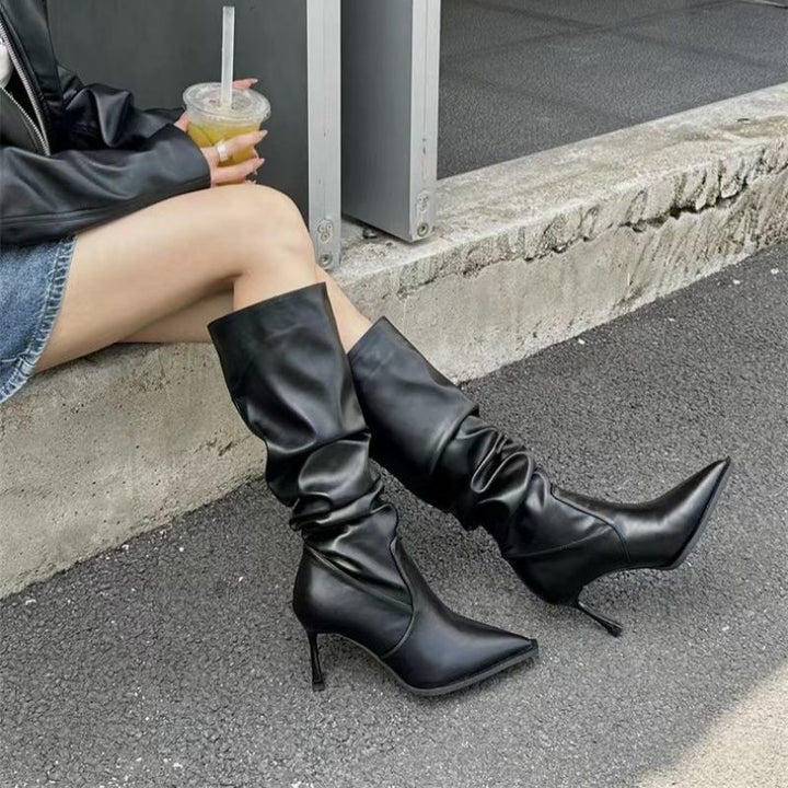 Damen Slouchy kniehohe Stiefel mit spitzer Zehenform und skulpturellem Stiletto-Absatz – Lioré