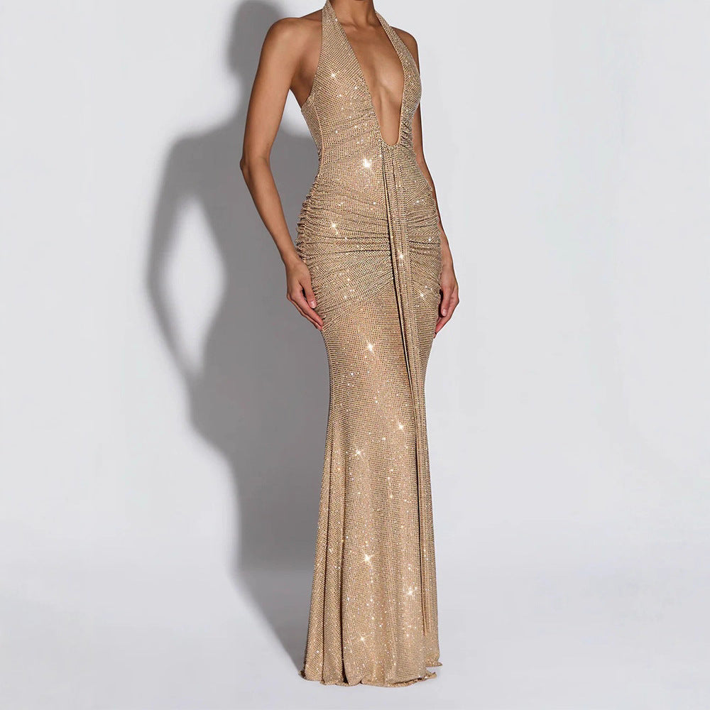 Damen Glamouröses Abendkleid mit tiefem V-Ausschnitt und funkelnden Details Echo Archiv
