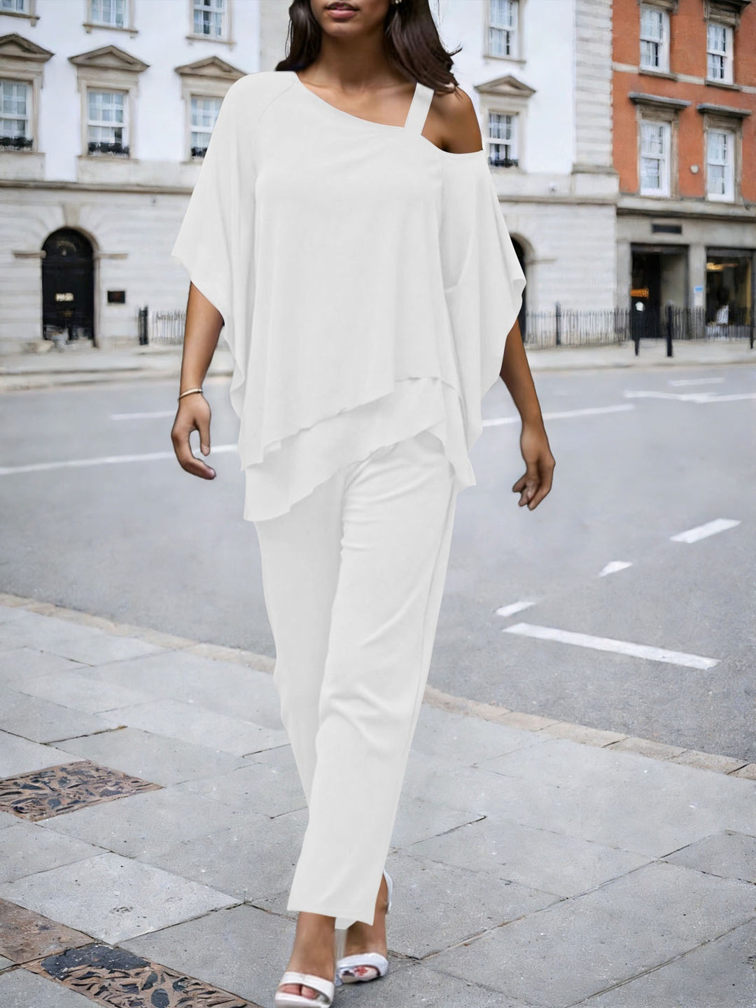 Damen Elegantes Chiffon-Zweiteiler mit Lagen‑Tunika, asymmetrischem Ein‑Schulter‑Detail und weiter Palazzohose – Élanora