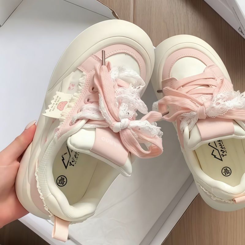 Damen Sneakers mit dekorativen Rüschen und verspielten Schleifen Echo Archiv