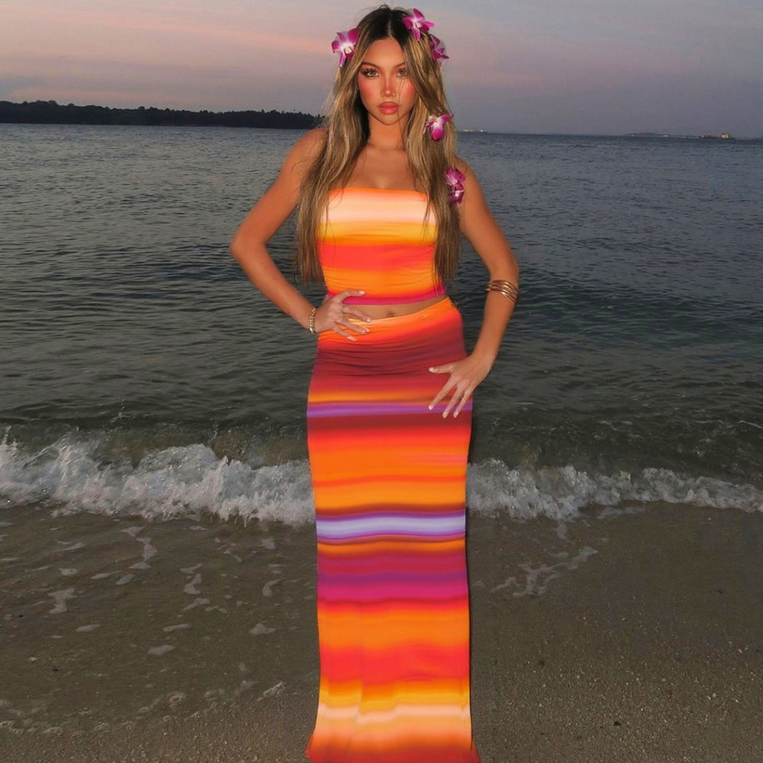 Damen Elegantes Strandkleid mit buntem Streifenmuster Echo Archiv
