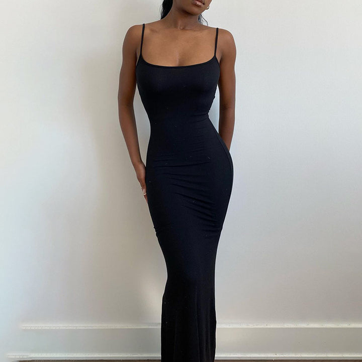 Damen Elegantes Maxikleid mit schmalem Schnitt und verstellbaren Spaghettiträgern Echo Archiv