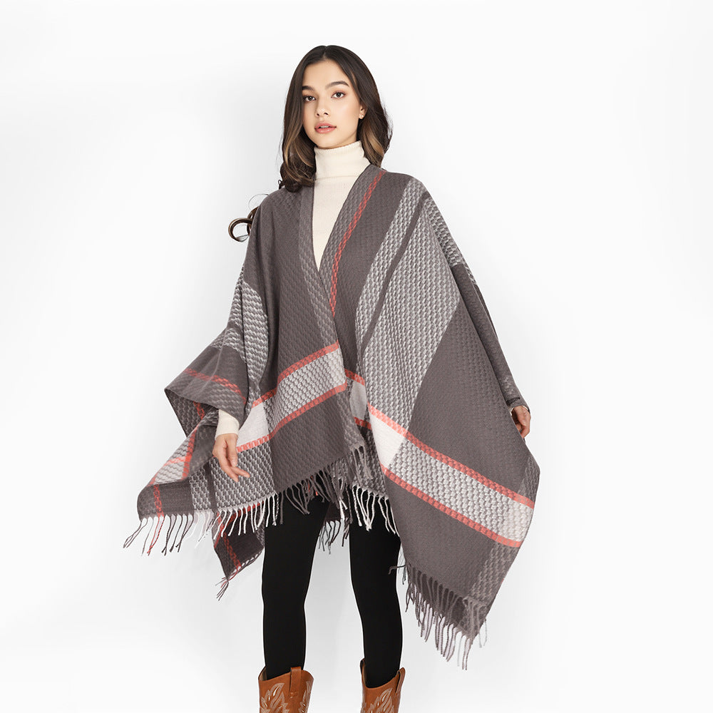 Damen Oversize Capeponcho aus Wollmix mit Karomuster und Fransensaum – Avérine
