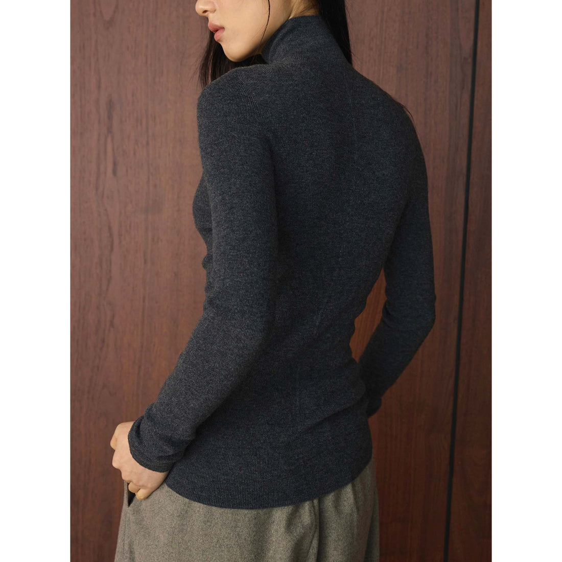 Damen Schmal geschnittener Rollkragenpullover aus Merino‑Mix Feinstrick Echoarchiv