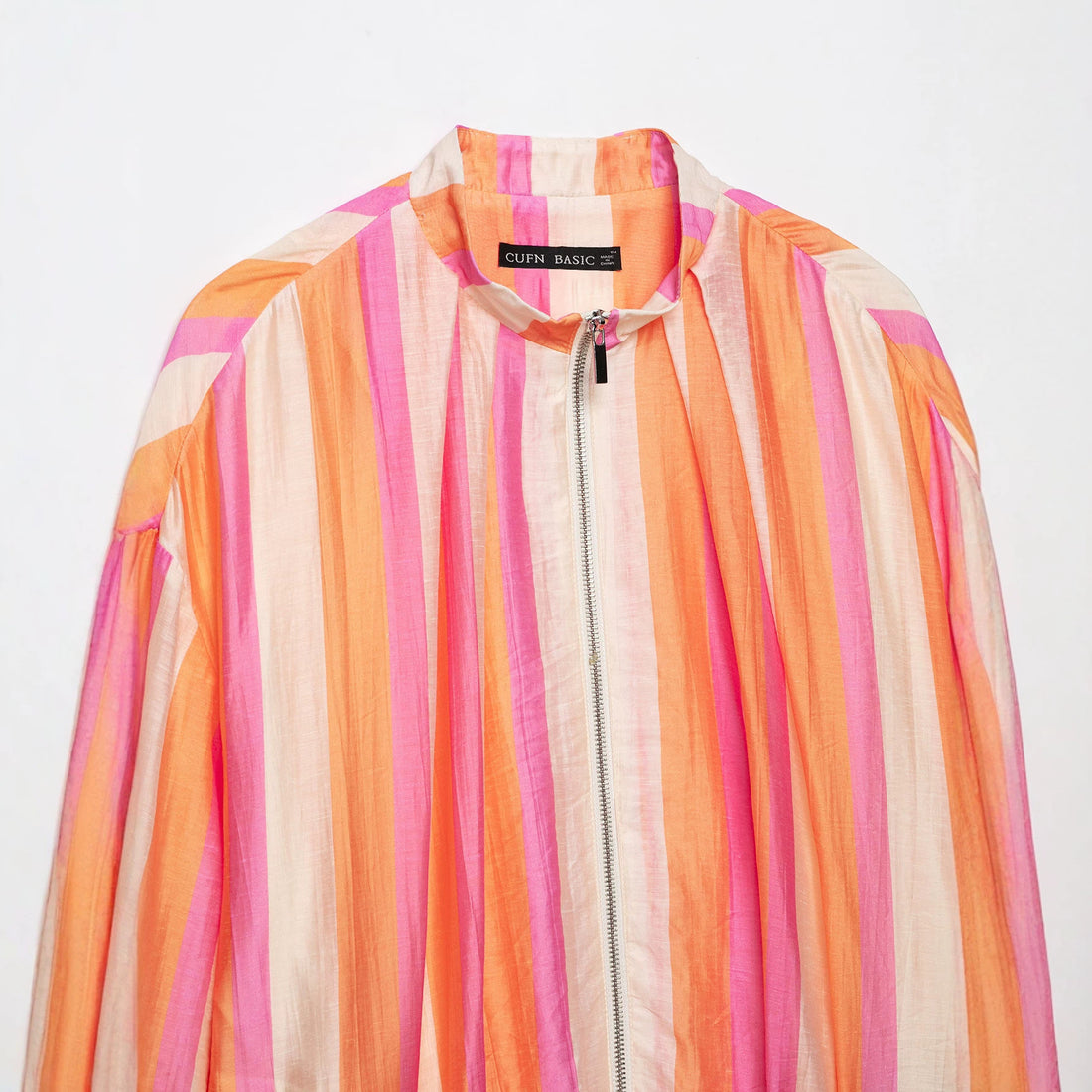 Damen Leichte gestreifte Cropped-Bomberjacke aus transparentem Crêpe mit Ballonärmeln Echoarchiv