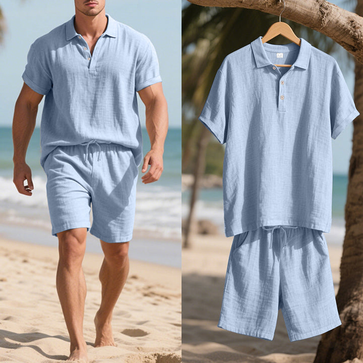 Herren lässiges Sommeroutfit mit Kurzarm-Polo und Shorts Echoarchiv