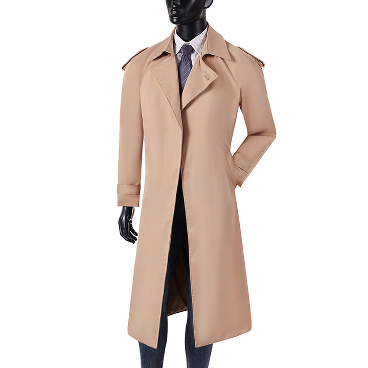 Herren eleganter knie- bis wadenlanger Trenchcoat mit verdeckter Knopfleiste und Schulterklappen Echoarchiv