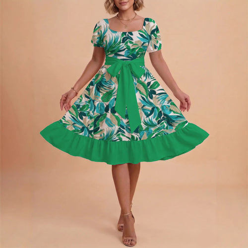 Damen Kleid mit tailliertem Schnitt und verspieltem Blumenmuster Echo Archiv