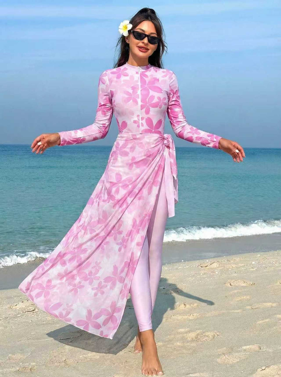 Damen Modischer Strandanzug Echo Archiv