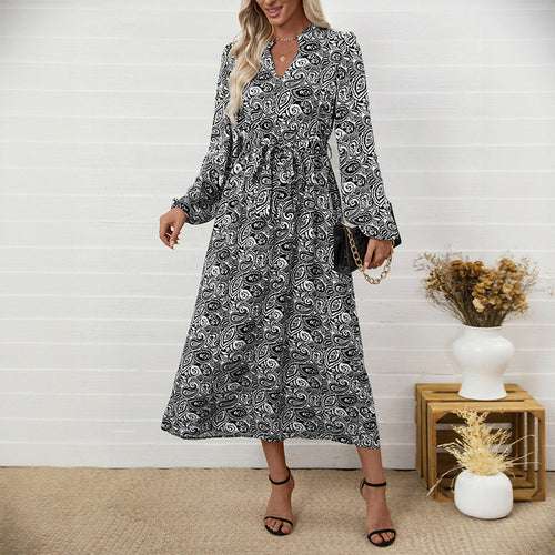 Damen Maxi-Kleid mit tailliertem Schnitt und floralen Mustern Echo Archiv