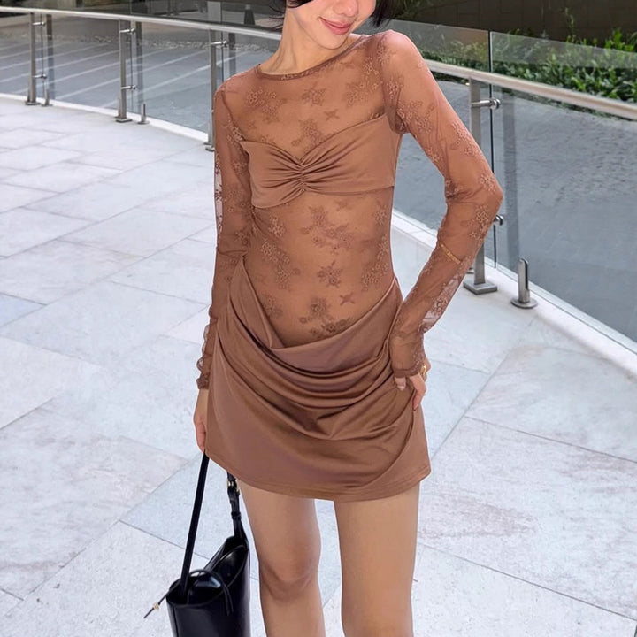 Damen Spitzenkleid mit figurbetontem Schnitt und Rüschendetails Echo Archiv