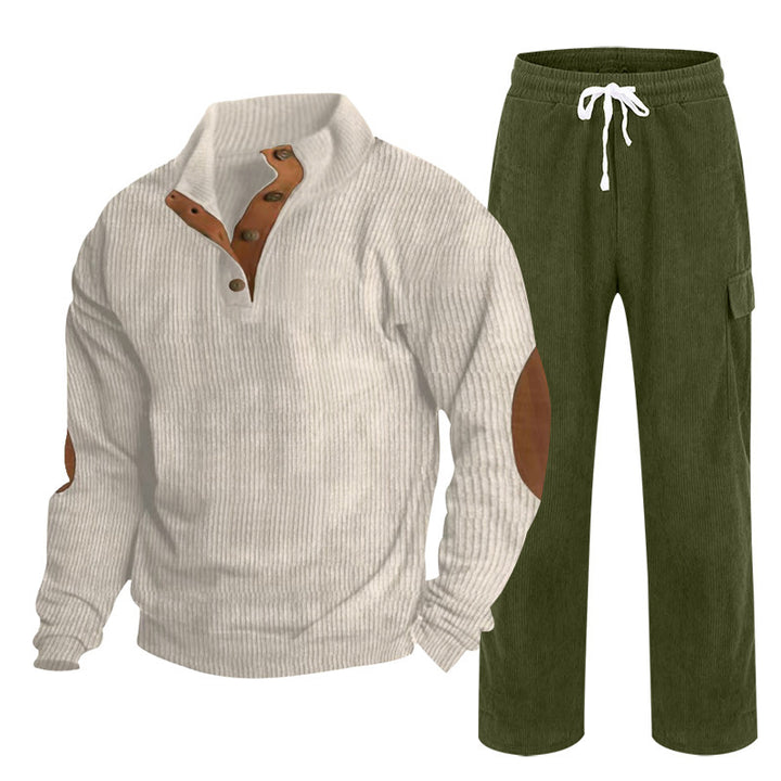 Herren nan Strick-Freizeitset mit Knopfleiste und Ellenbogenaufnähern sowie Cord-Cargohose Echo Archiv