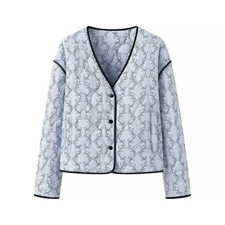Damen gesteppte Kurzjacke mit V‑Ausschnitt, Kontrastpaspel und floraler Steppapplikation Echo Archiv