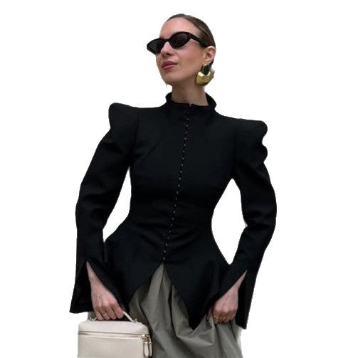 Damen Taillierter Blazer mit skulpturalen Schultern, betonter Taille und spitzem Schößchen Echoarchiv