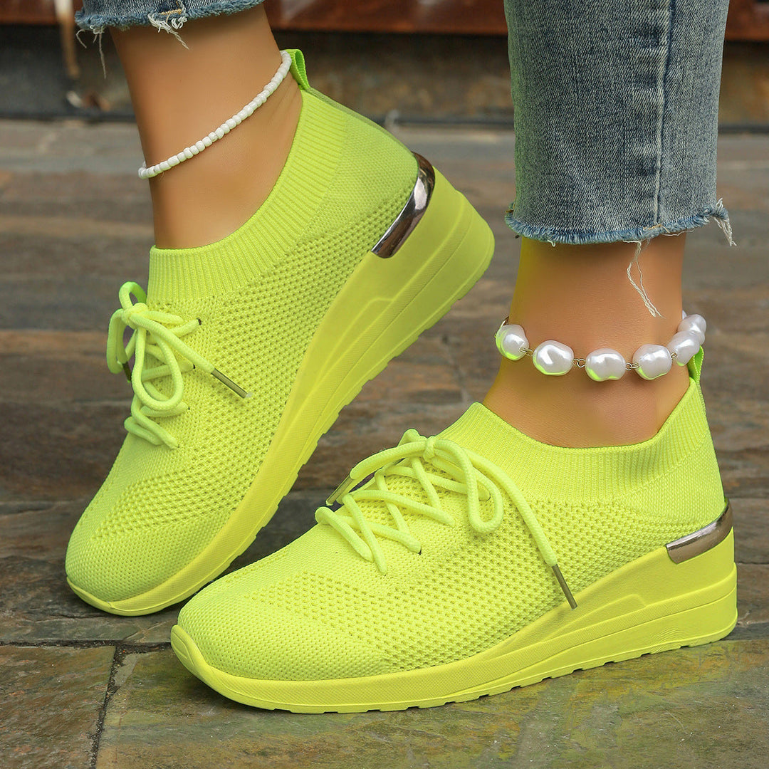 Damen bequeme Sport-Sneaker mit atmungsaktivem Obermaterial und eleganter Plateausohle Echoarchiv