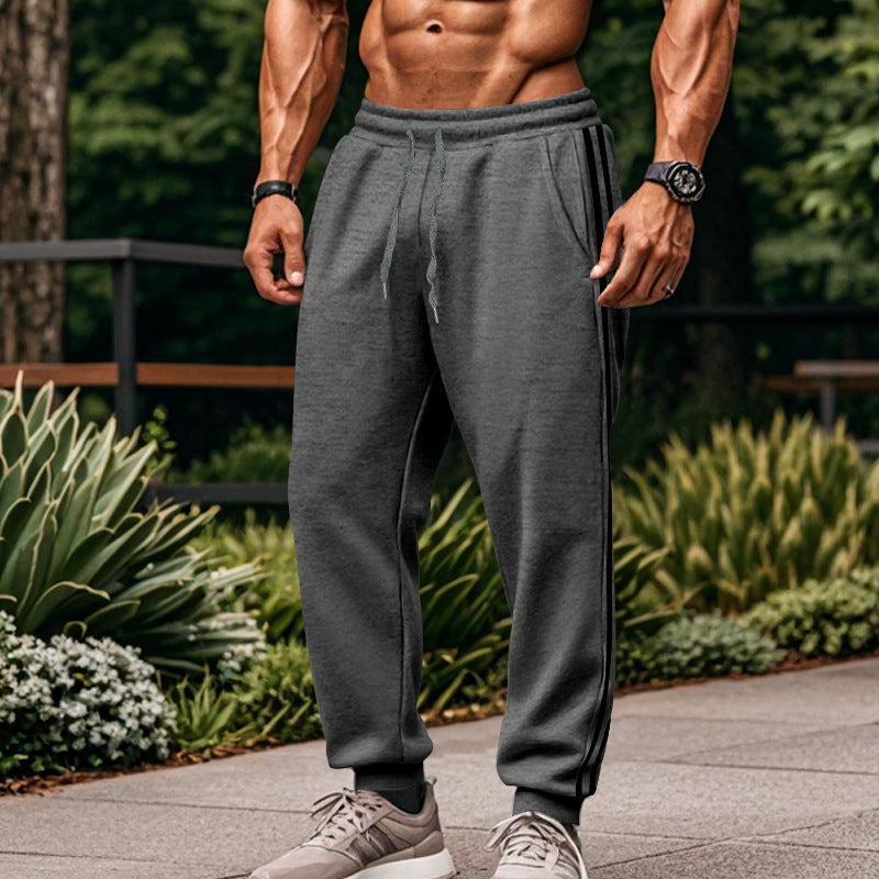 Herren Sportliche Jogginghose mit seitlichem Streifen Echoarchiv