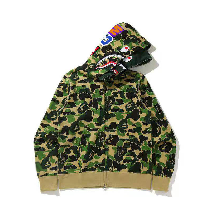 Herren coole Kapuzenjacke mit einzigartigem Camouflage-Design und grafischen Elementen Echoarchiv