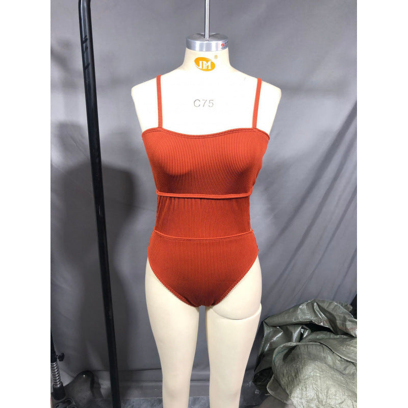 Damen Einteiler Badeanzug mit elegantem Rippendesign und figurschmeichelnder Silhouette Echo Archiv