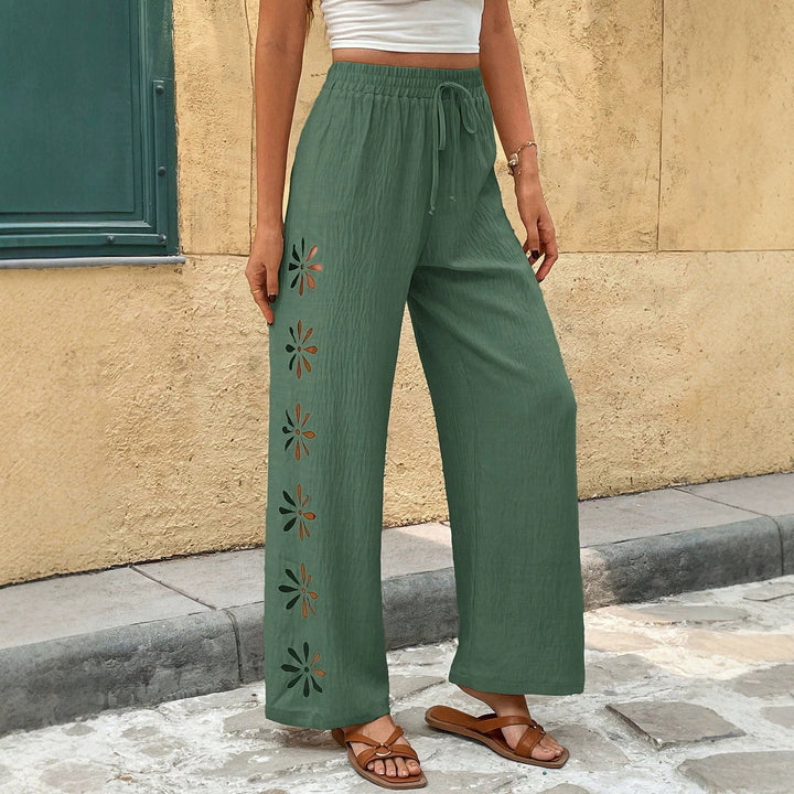 Damen Weite Leinenhose mit Blumen-Applikationen und Elastikbund Echo Archiv
