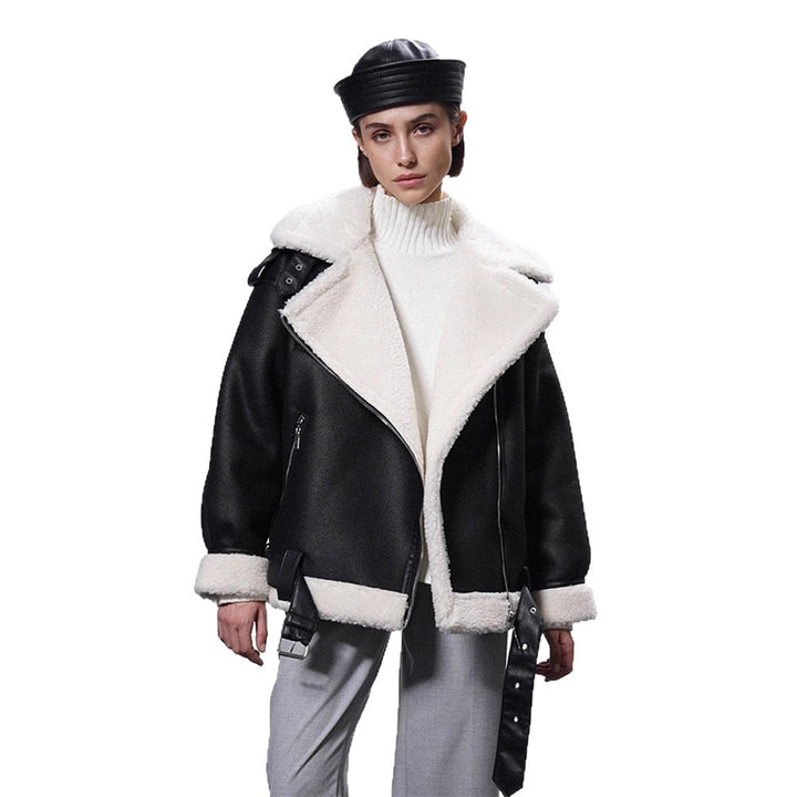 Damen Oversized Bikerjacke mit Teddyfell-Futter und verstellbaren Gürteln Echoarchiv