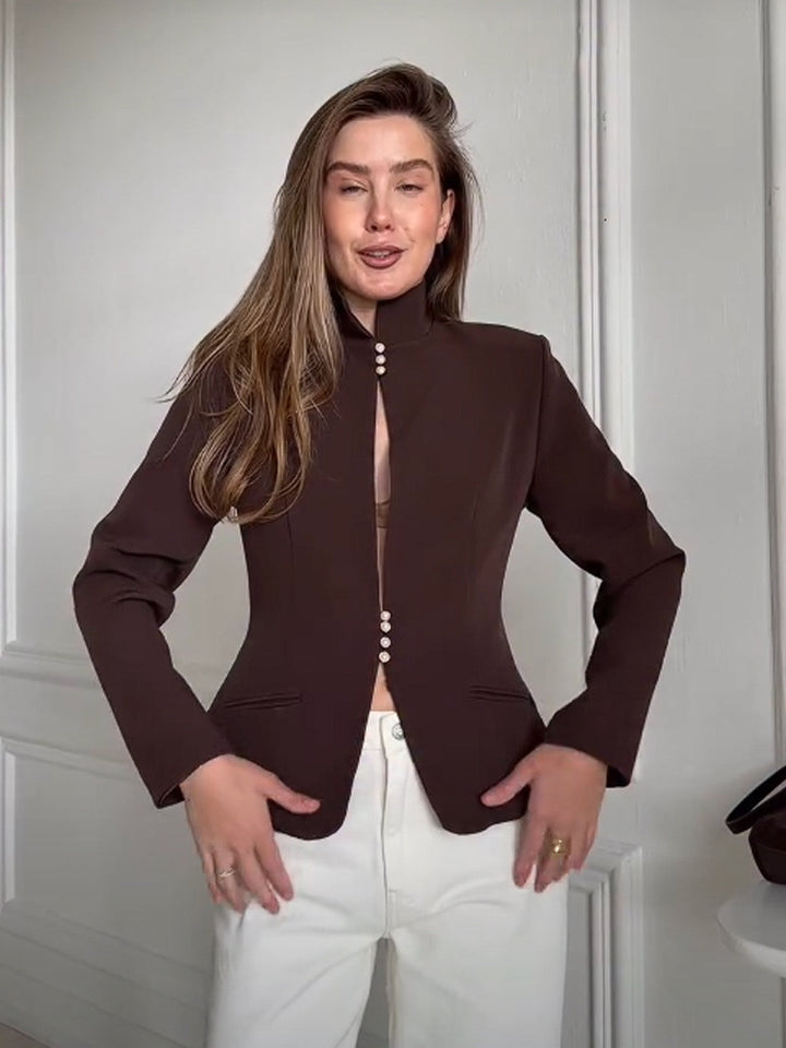 Damen Taillierter Blazer mit Stehkragen und Perlenknopf-Leiste Echoarchiv