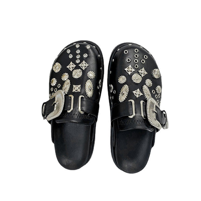 Damen nan verzierte Schlupf-Clogs mit metallischen Conchos, großer Zierschnalle und ergonomischem Fußbett Echo Archiv