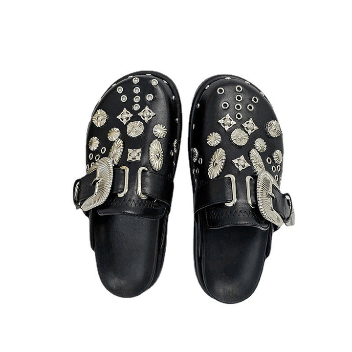 Damen nan verzierte Schlupf-Clogs mit metallischen Conchos, großer Zierschnalle und ergonomischem Fußbett Echo Archiv