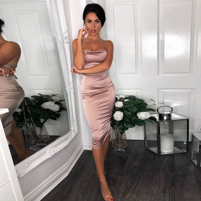 Damen Elegantes Satin-Kleid mit schulterfreiem Design Echo Archiv