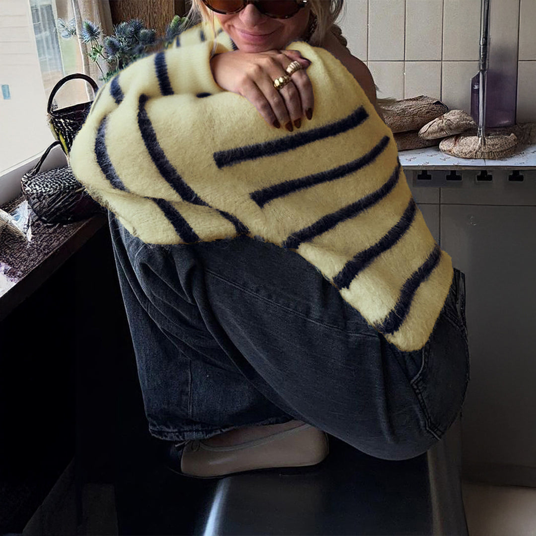 Damen nan oversized Mohair-Strickpullover mit weitem Carmen-Boat-Ausschnitt und flauschiger Struktur Echo Archiv