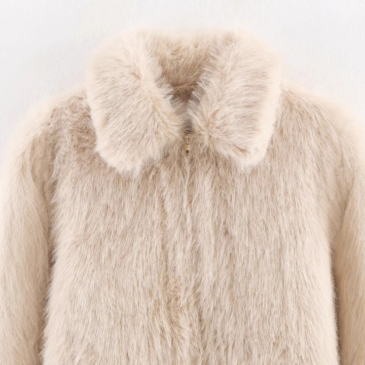 Damen kurzer Kunstfellblouson im Cropped-Schnitt mit voluminösem Umlegekragen – Célinea