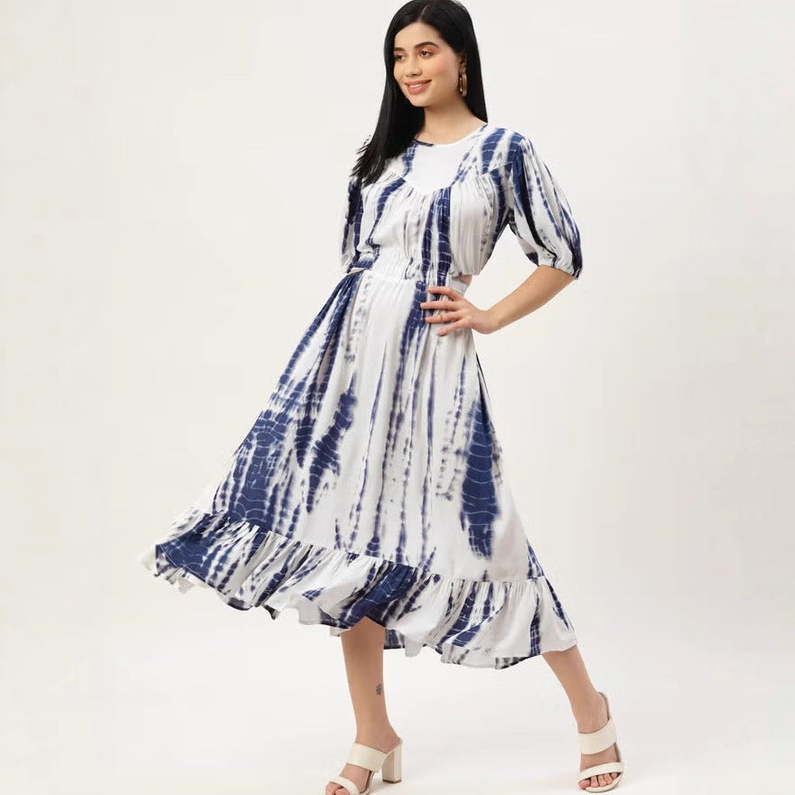 Damen Midikleid mit Batikprint, tailliertem Schnitt, seitlichem Cut-Out und Volant-Saum – Élara