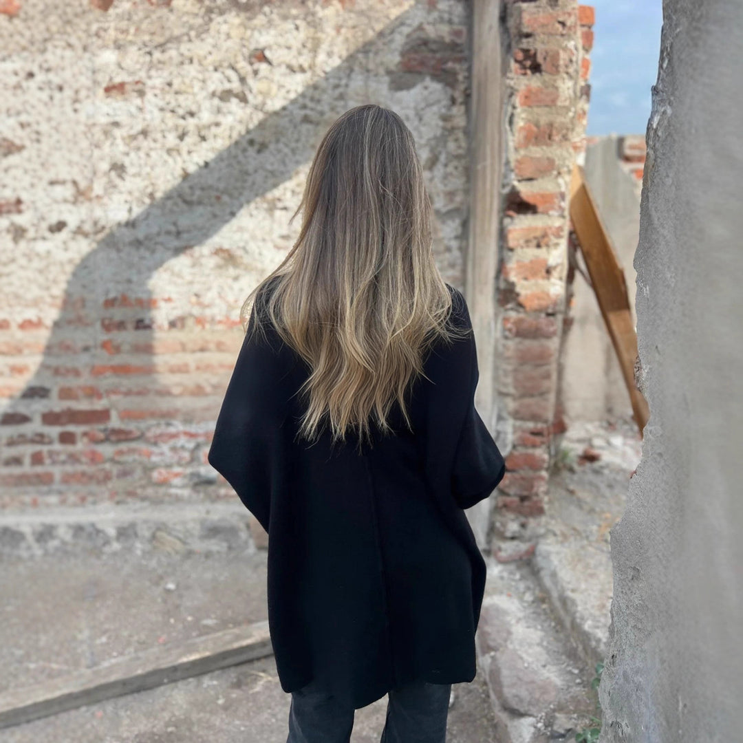 Damen Oversize Strickmantel-Cardigan mit aufgesetzten Taschen und Zierknöpfen – Veloura