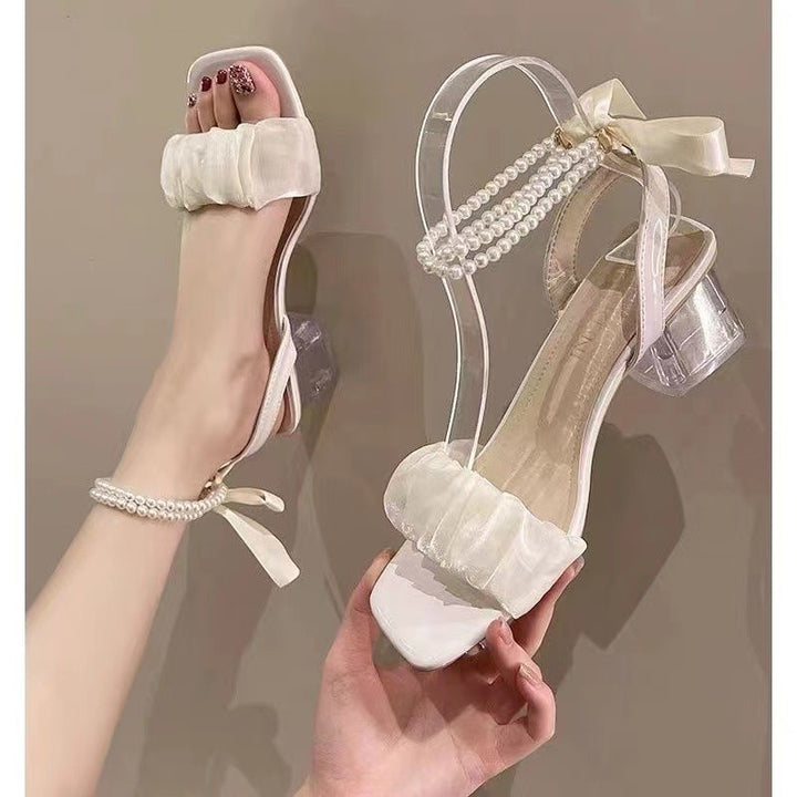 Damen Offene Riemchensandalen mit Perlenbesatz, Rüschenfront und transparentem Blockabsatz Echo Archiv