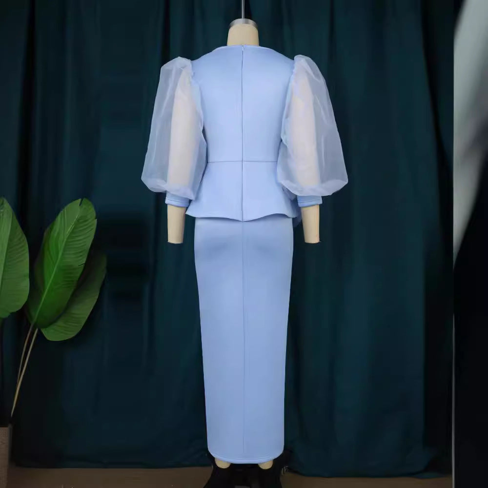 Damen Elegantes Abendkleid mit funkelnden Perlen und voluminösen Tüllärmeln Echo Archiv