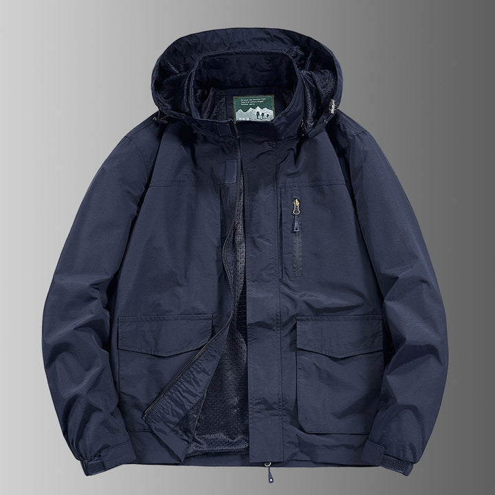 Herren Kapuzen-Outdoorjacke mit atmungsaktivem Meshfutter, wasserabweisender Ripstop‑Hülle & verdecktem Frontreißverschluss Echoarchiv